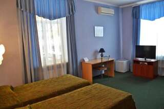 Отель Гостиница Якорь Никополь Двухместный номер с 2 отдельными кроватями-8